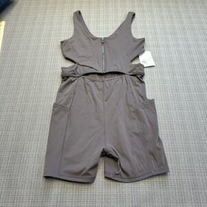 New Forever 21 Cutout Active Romper Large Gray Sleeveless Pockets‎ Biker Shorts